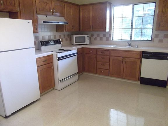 2nd image of 7350 N Cedar Ave APT 116