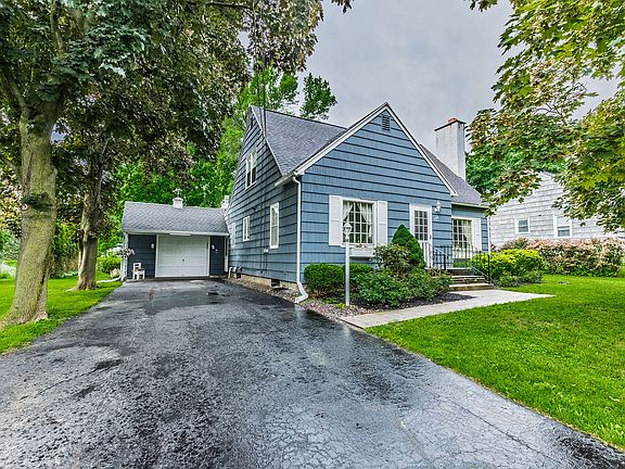 3rd image of 129 Rose Dr