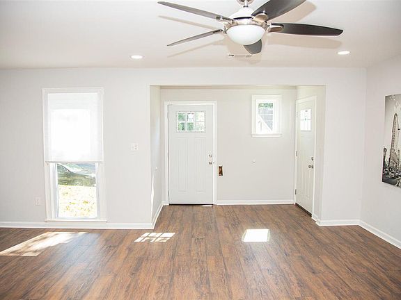 3rd image of 1916 Vollintine Ave