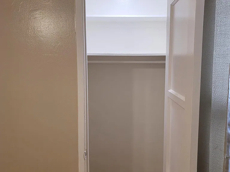 6503 White Oak Ave — Photo 31