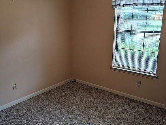 5th image of 1419 Woodfield Dr