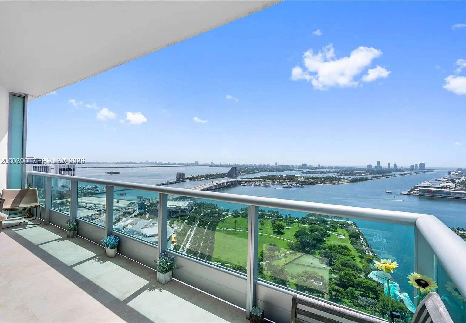 900 Biscayne Bay Condo — Photo 1