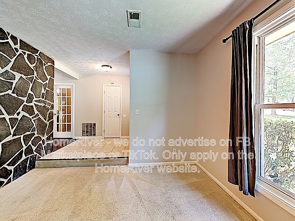 5th image of 142 Cross Gate Dr