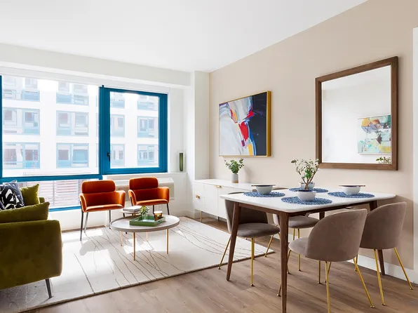 805 Harbor Boulevard image 7 of 61