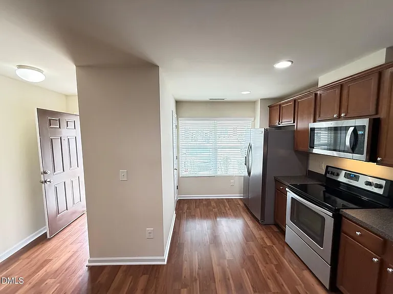 8527 Quarton Dr — Photo 4
