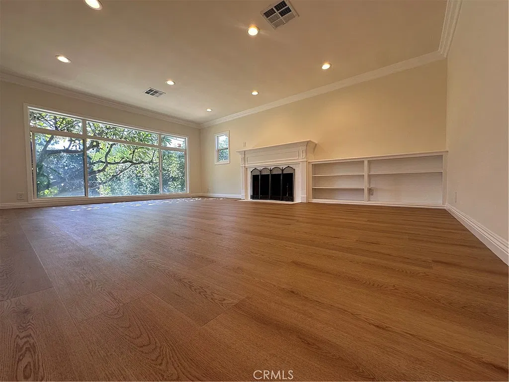 3 bed, 1746 sqft, $4,200 — Photo 2