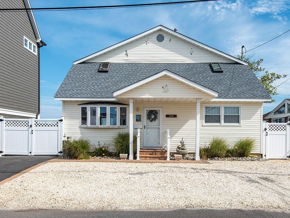 1st image of 400 Cove Ct