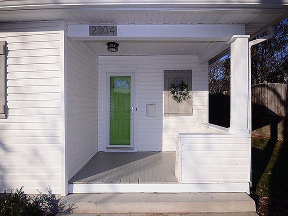 Front Porch space (East Facing)
