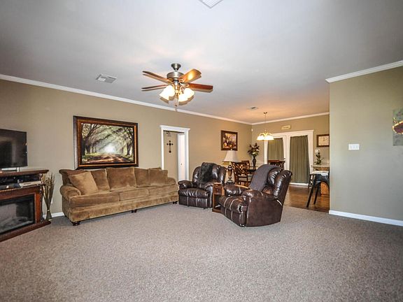 4th image of 13919 Amelia Dr
