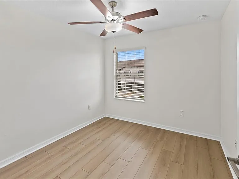 14442 Editors Note St — Photo 32