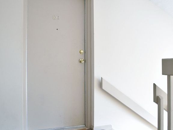 3rd image of 1300 Cedarwood Dr APT D3
