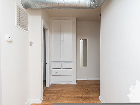 3rd image of 1249 W Henderson St #G