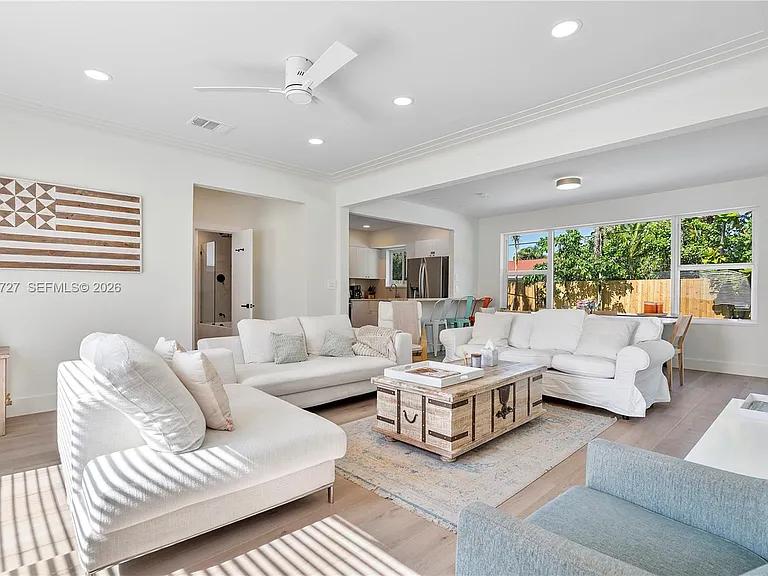 10801 Peachtree Dr — Photo 4
