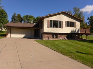 182 E Sunset Cir, Ellsworth, WI 54011