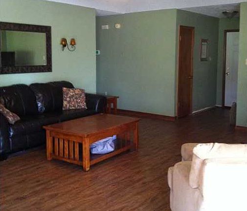 5th image of 2133 Golfview Dr