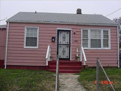1st image of 1904 Chelsea St