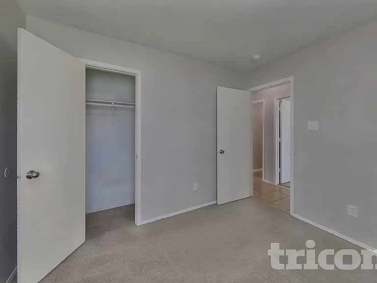 1403 Glens Ferry Ln — Photo 15