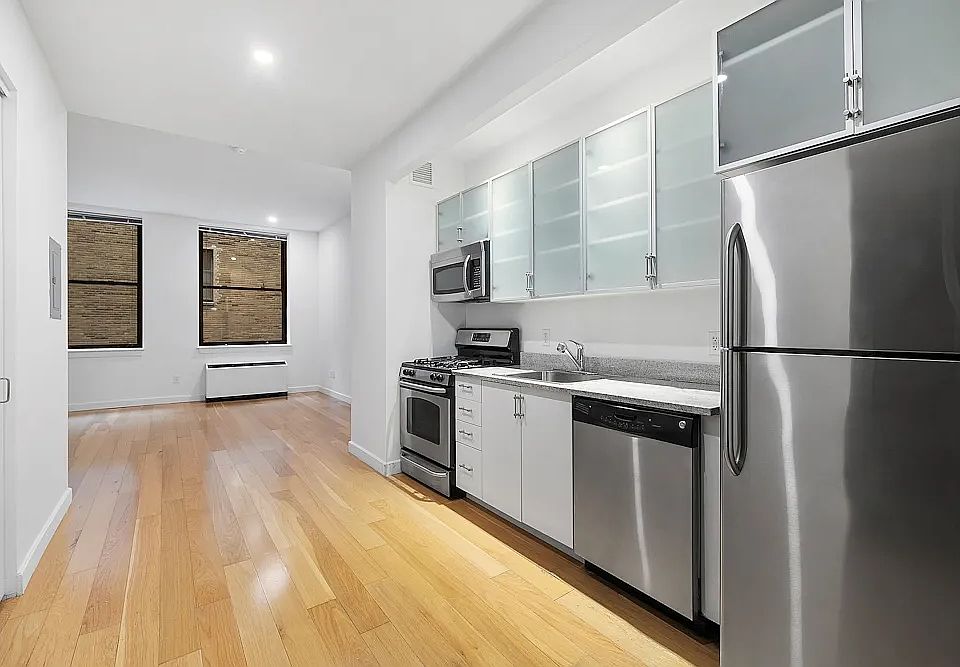 1st image of 37 Wall St APT 19L