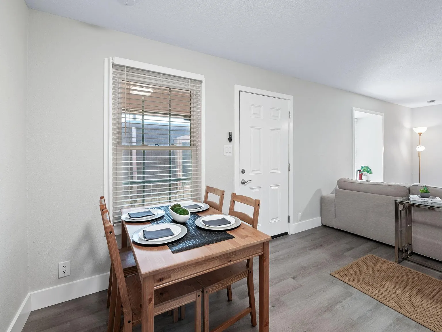 2 bed, 1.0 bath, 786 sqft, $1,600 — Photo 4