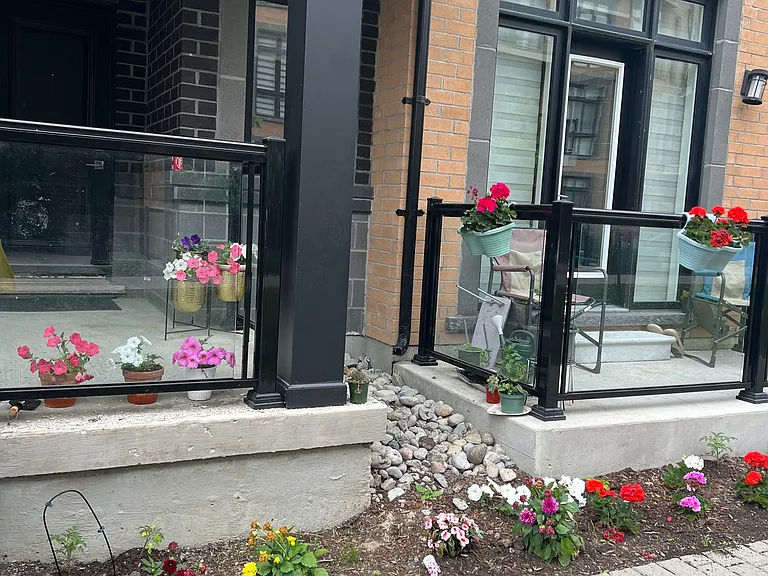 2 Phelps Ln #10 — Photo 2