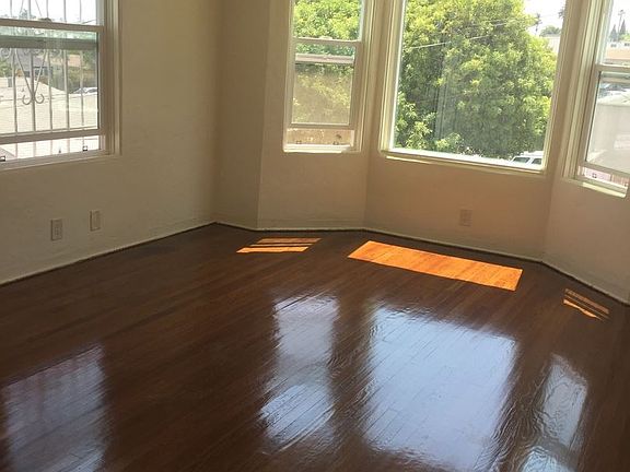 3rd image of 1828 Howard Ave
