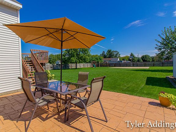 5th image of 8960 Parker Woods Dr NW