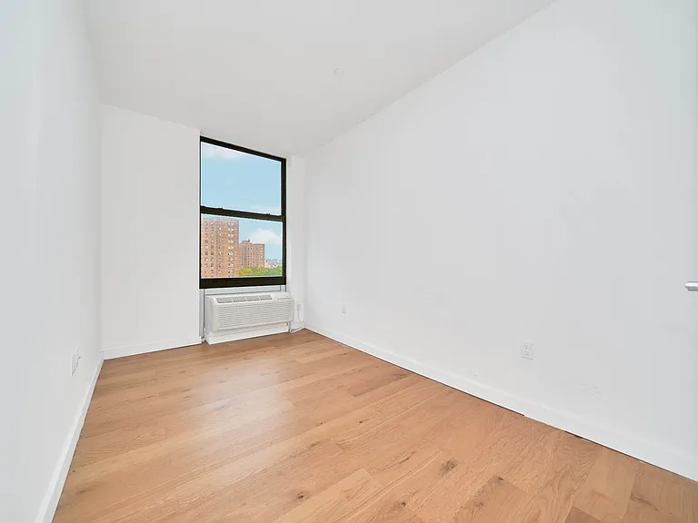 2338 2nd Ave #8B — Photo 9