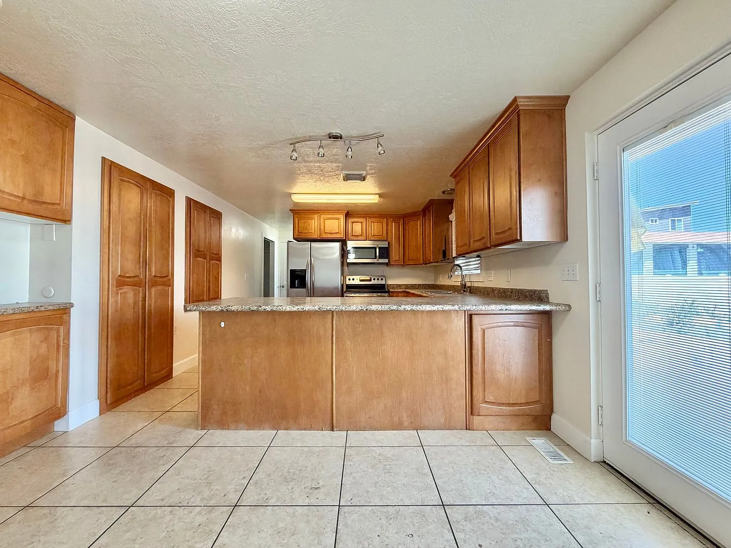 250 N 360 W — Photo 4