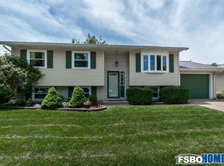 6428 Kelling St, Davenport, IA 52806