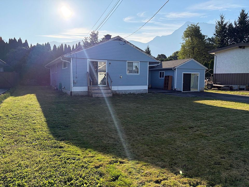 2nd image of 1682 Parkwood Dr