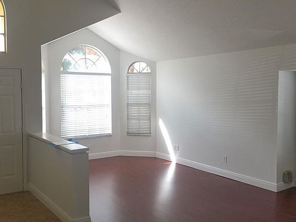 5th image of 15501 Granby Pl