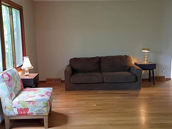 4th image of 7434 Aldrich Ct N