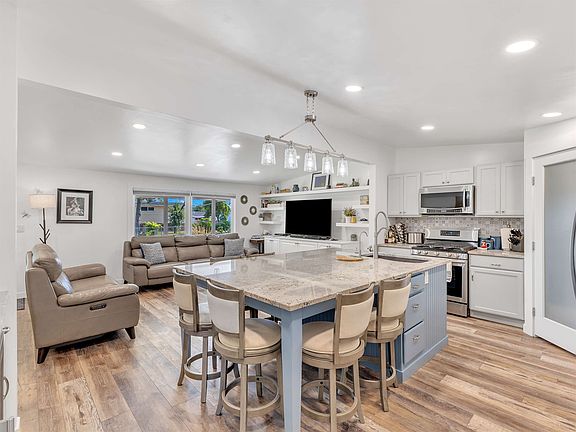 3rd image of 2141 W Kirkham Way