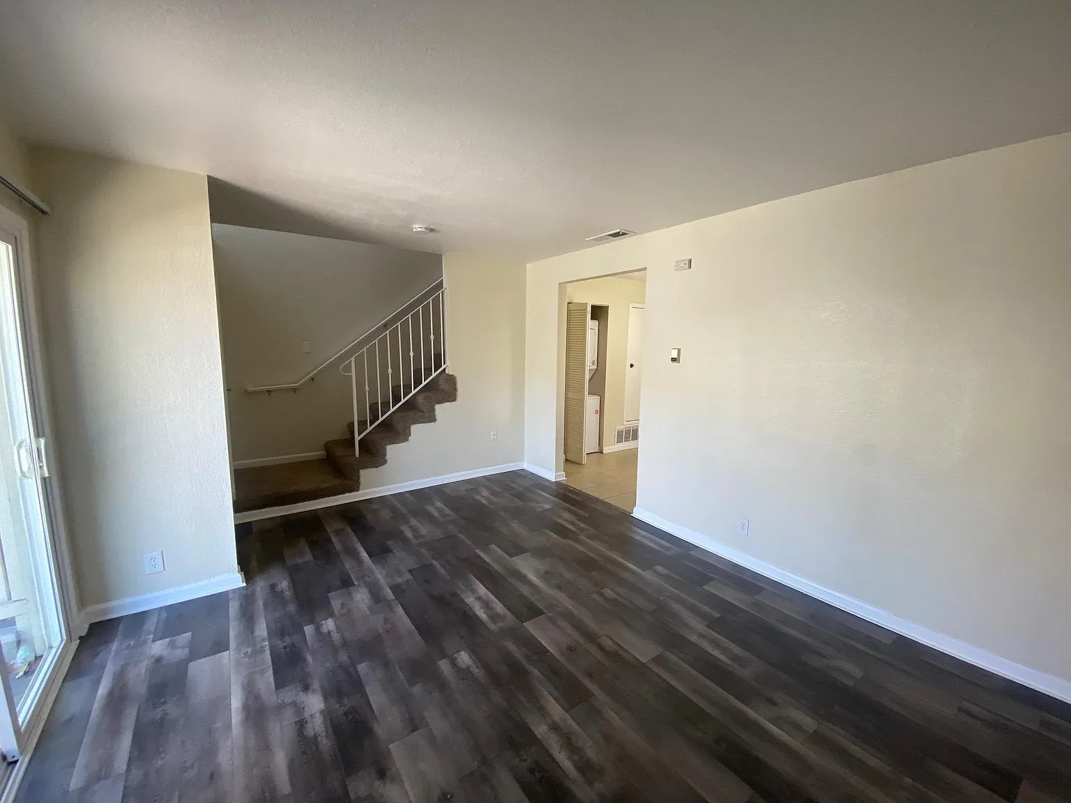 3 bed, 1.5 bath, 1250 sqft, $2,795 — Photo 3