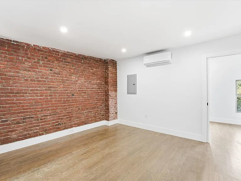 216 6th St #3 — Photo 8