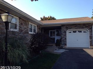 21 Yorkshire Pl, Parlin, NJ 08859