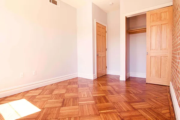 Rented by Nooklyn NYC LLC | media 20