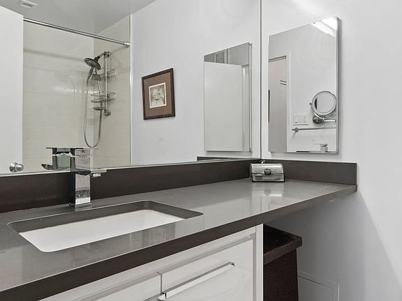 5th image of 50 Lexington Ave APT 6C