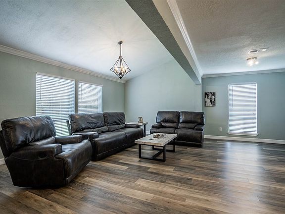 4th image of 8500 Shady Cove Ln
