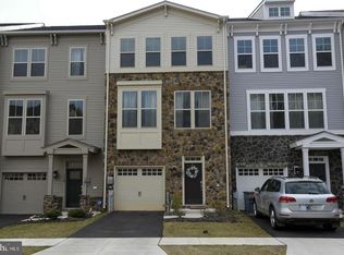 121 Nandina Ln, Glen Burnie, MD 21060