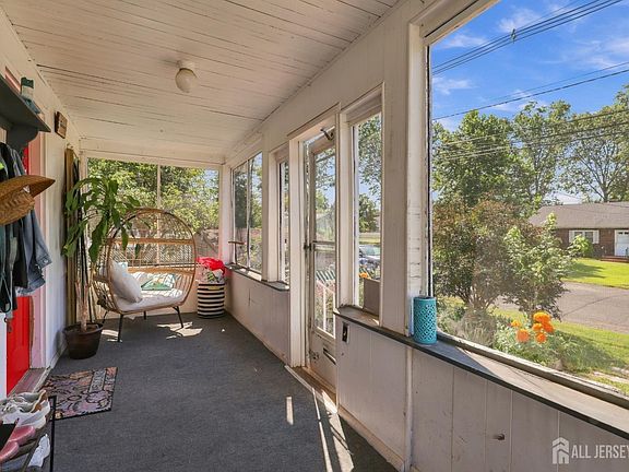 3rd image of 41 Sherman Ave