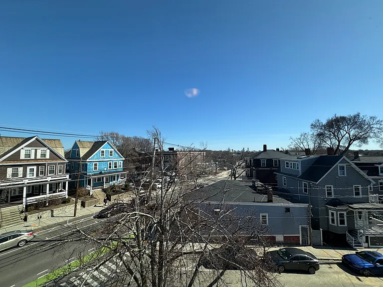 208 Holland St — Photo 21