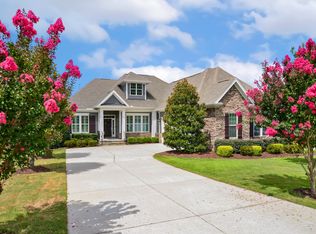 3321 Heathrowe Grove Ct, Fuquay Varina, NC 27526