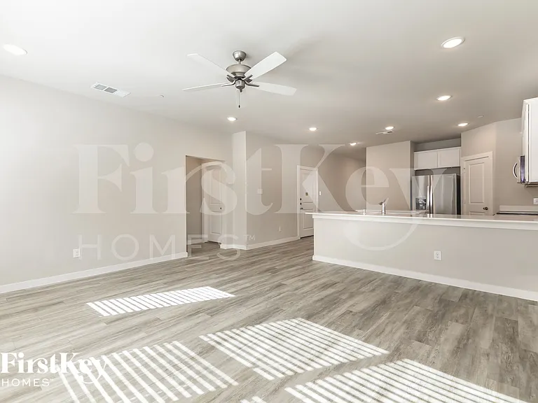 322 Nima Ln — Photo 7
