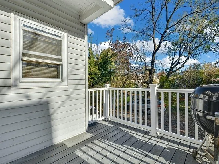 10 Middle St — Photo 13