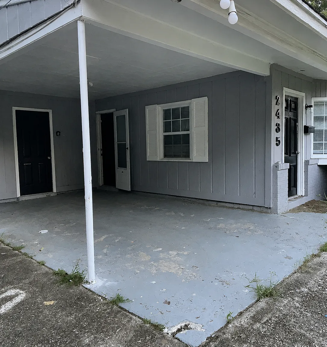 2435 Thrasher Avenue - 1 — Photo 3