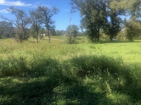 S Jefferson Ave, Cameron, TX 76520