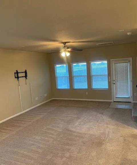 118 Eagle Lake Dr — Photo 2