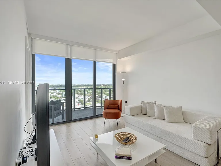 121 NE 34th St #2310 — Photo 3