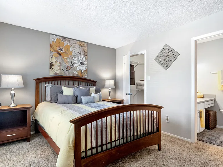 2 Bedroom B - 2 Bed / 2 Bath - 889 Sq.Ft.
